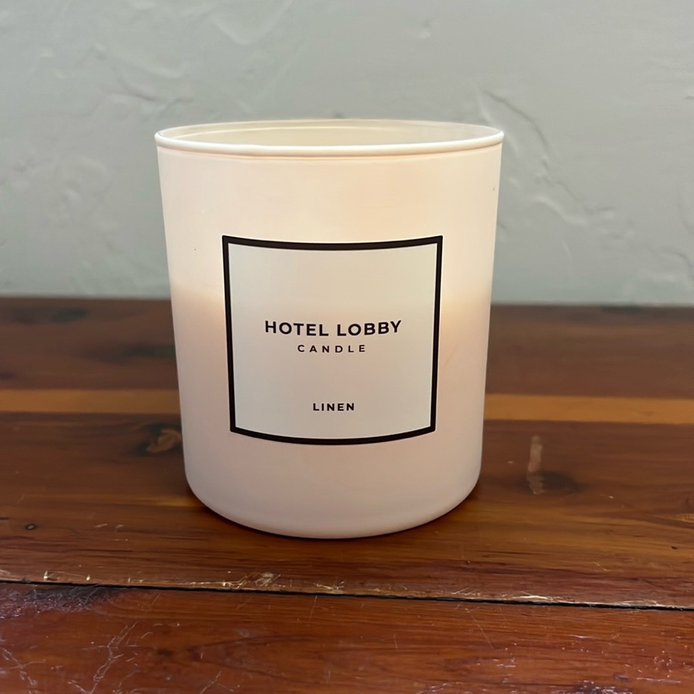 Hotel Lobby Linen Candle